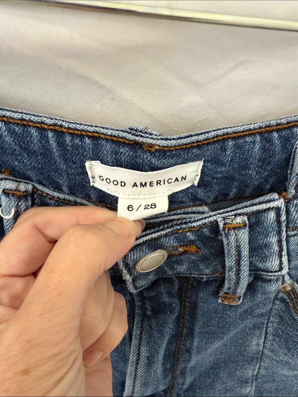 Good American jean shorts sz 6/ 28 - Picture 2 of 7
